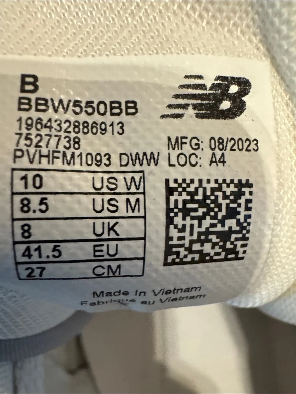New Balance 550 White Sneakers with Silver Accents Size 10